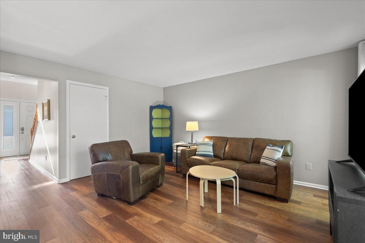 6121 Stonepath Circle photo 10