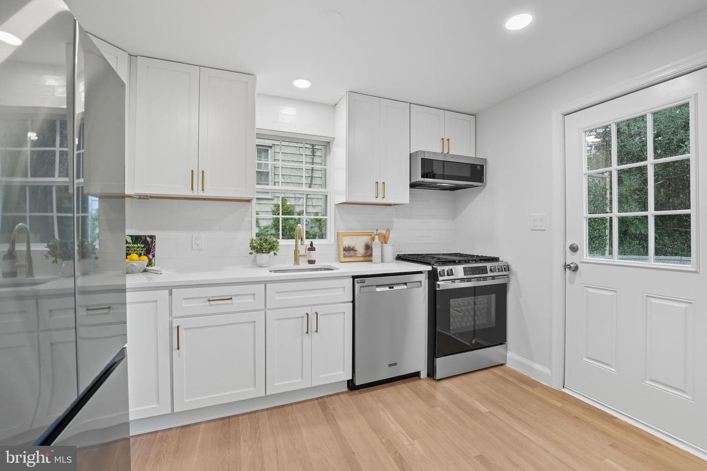 2825 Winchester Way photo 8