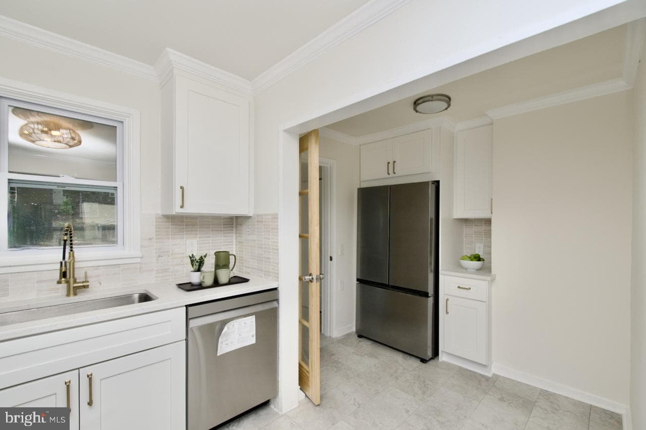 2415 Fairhaven Avenue photo 13
