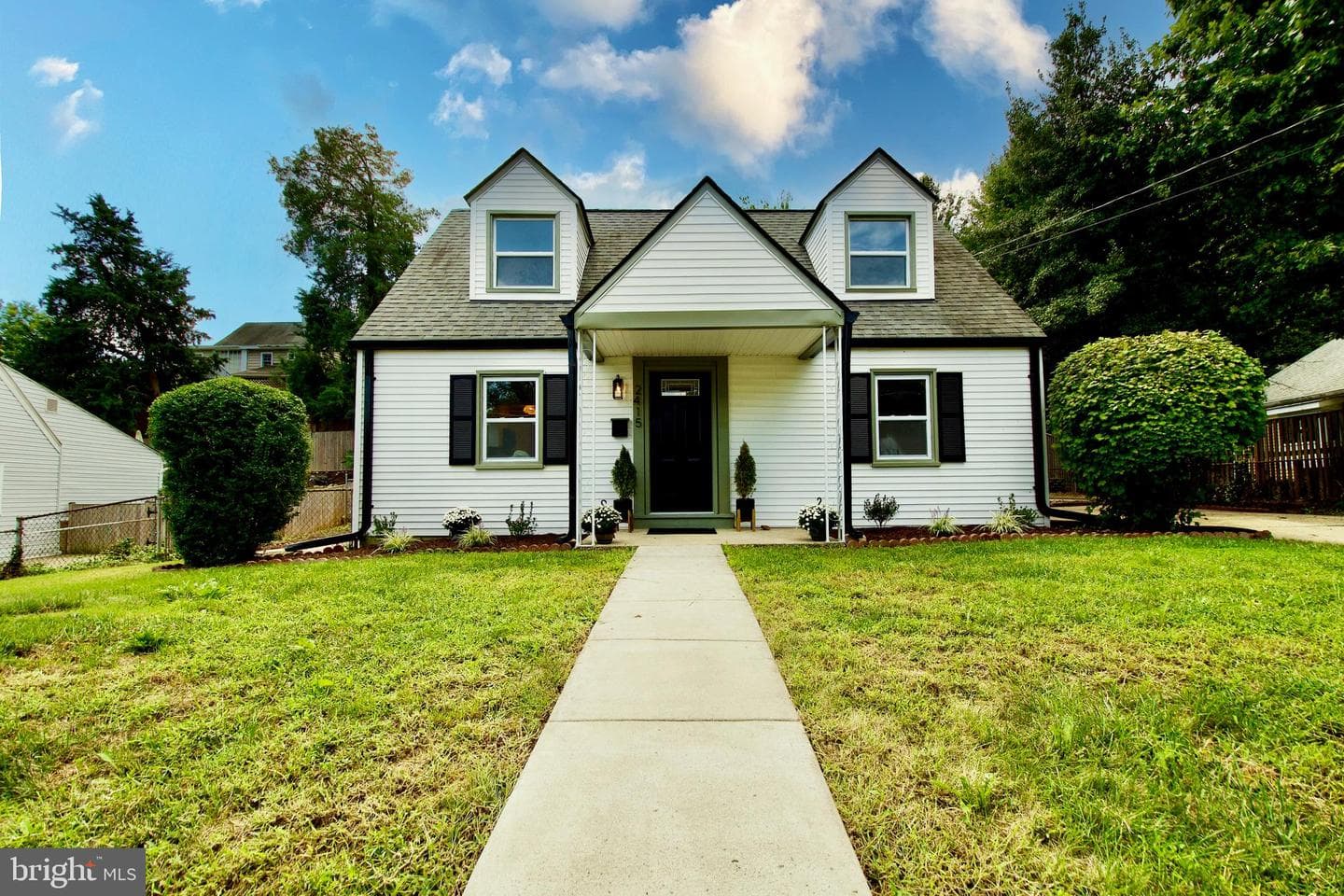 2415 Fairhaven Avenue photo 2