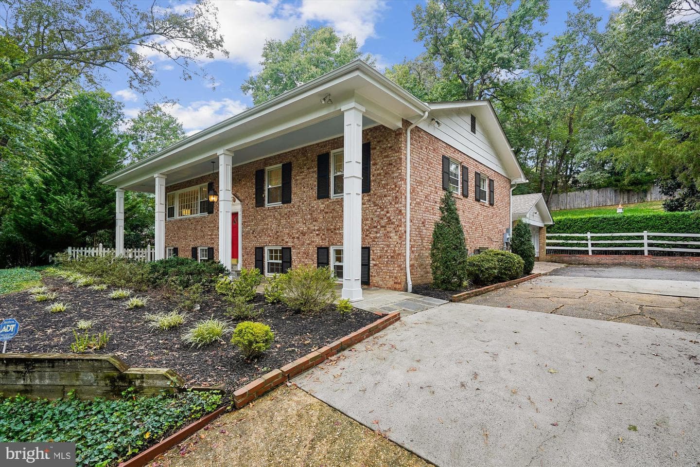1616 Sherwood Hall Lane photo 6