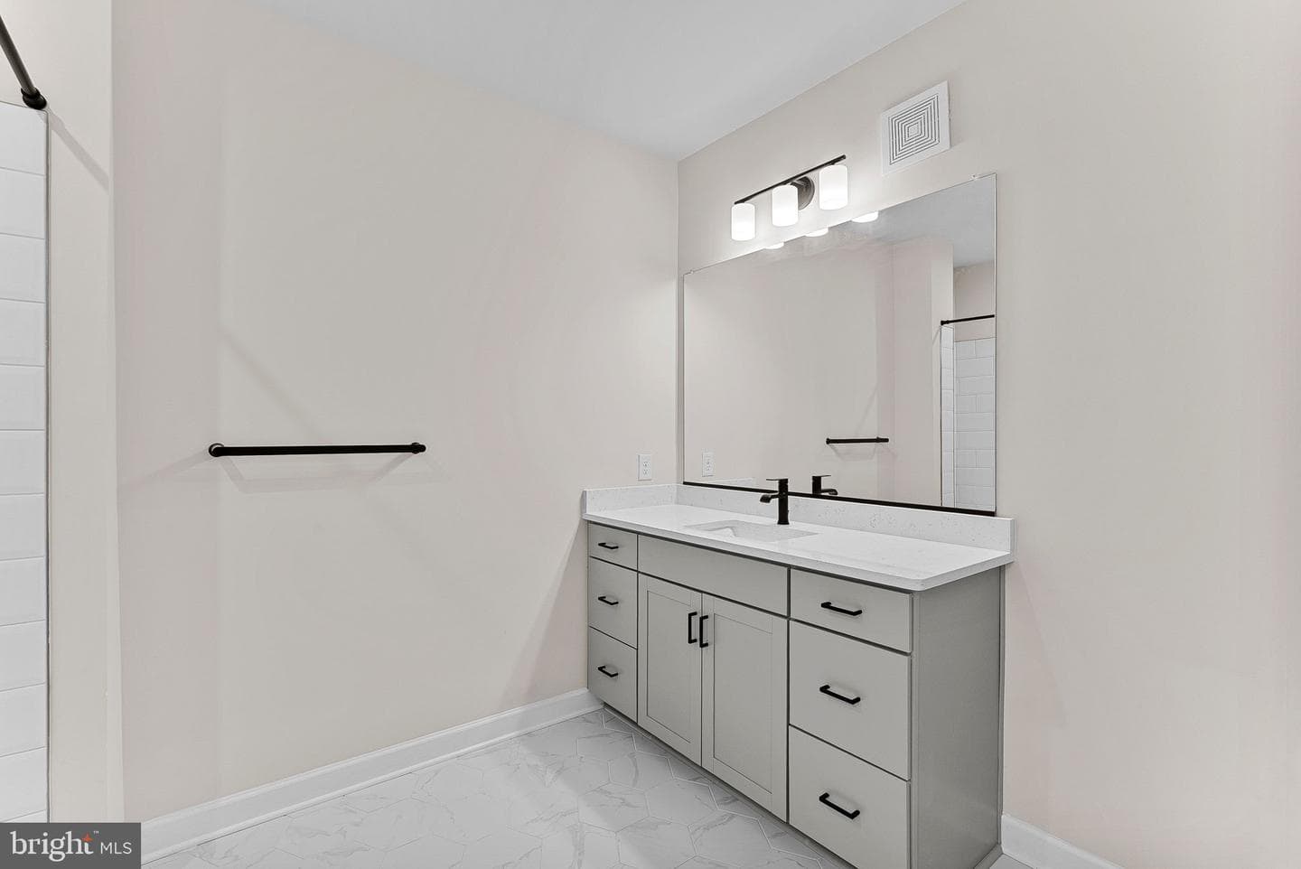 3925 Fair Ridge Drive #305 photo 16