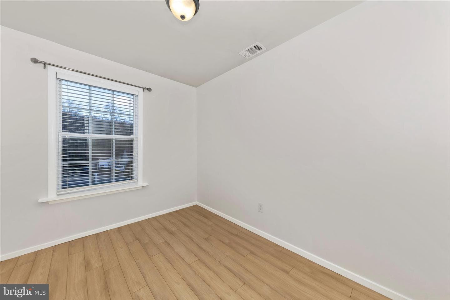 2112 Pimmit Drive photo 25
