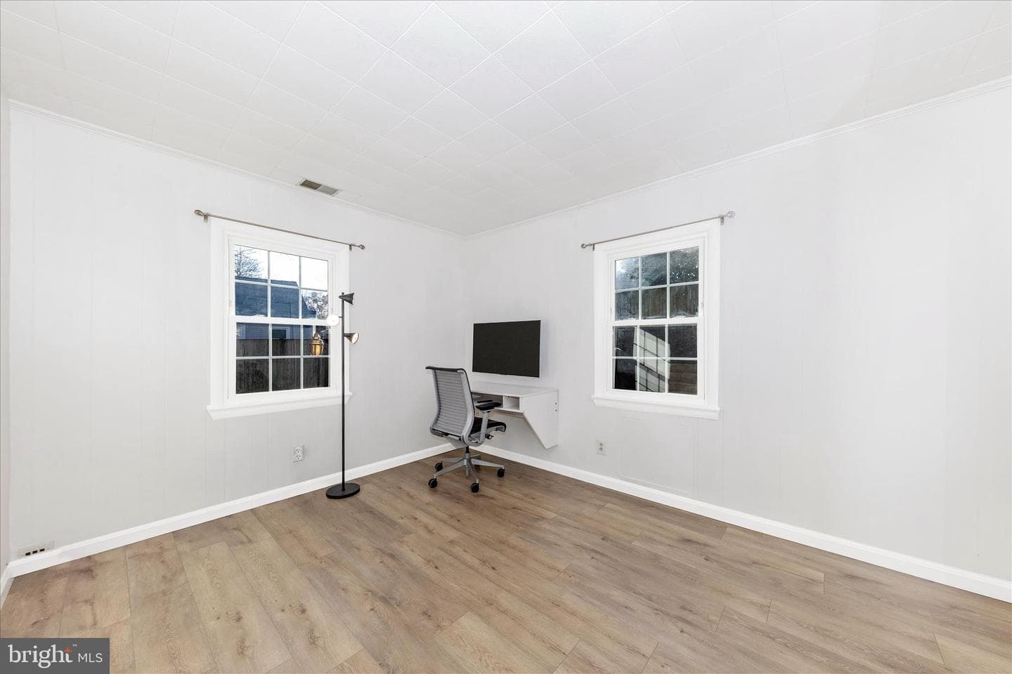 2112 Pimmit Drive photo 32