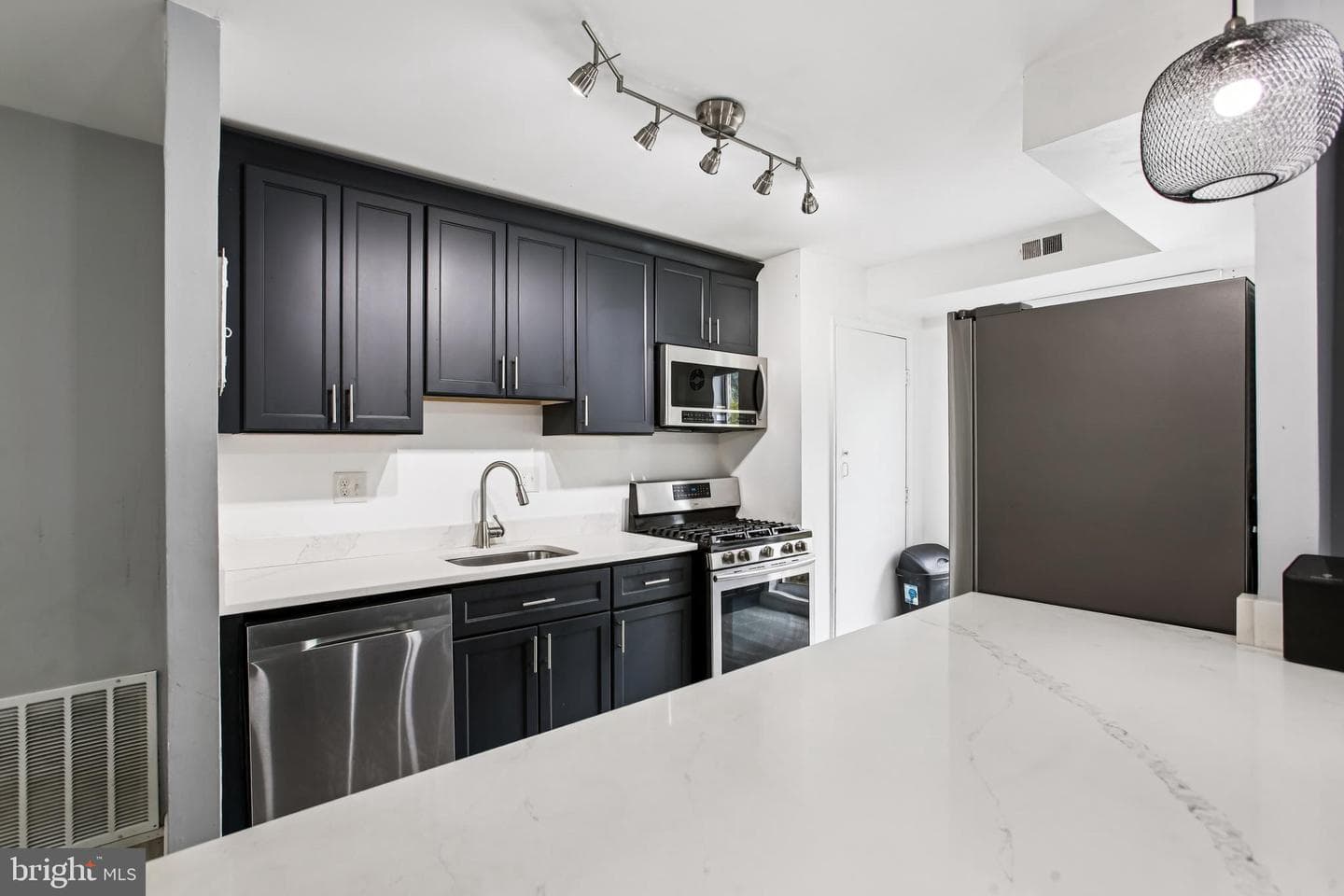 5608 Bloomfield Drive #204 photo 10