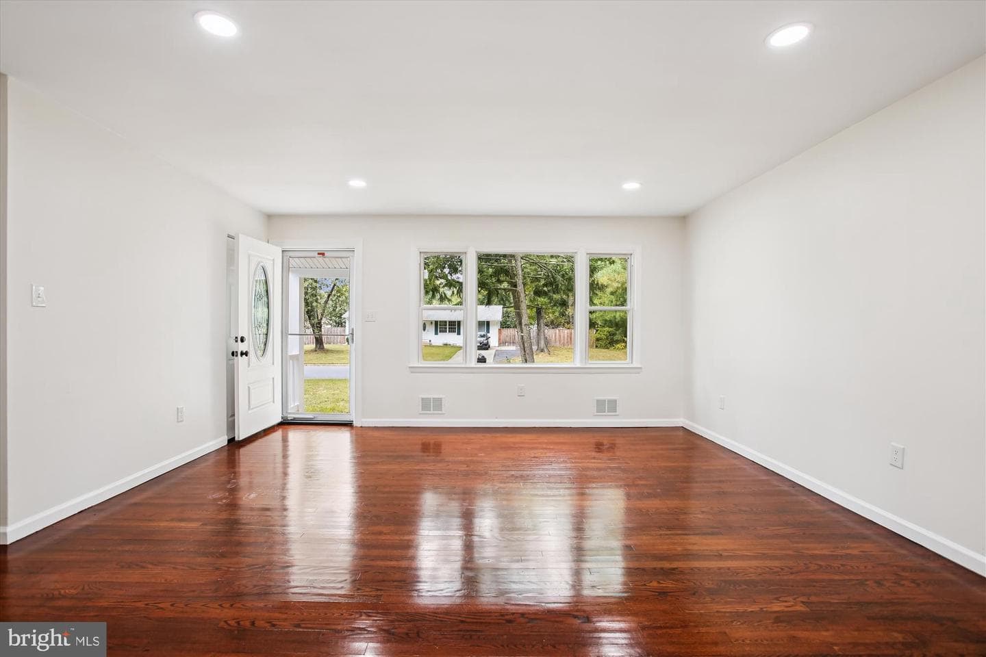 4403 Wyres Street photo 2