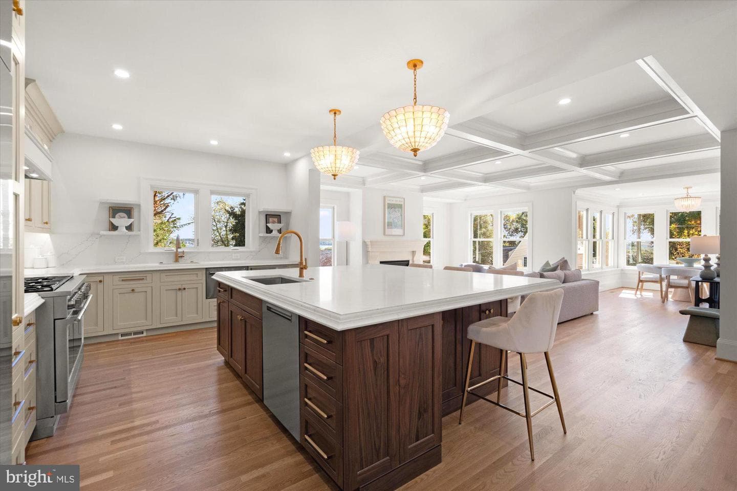 1814 Edgehill Drive photo 4