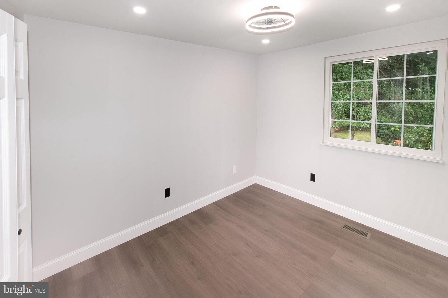 5377 Laura Belle Lane photo 18
