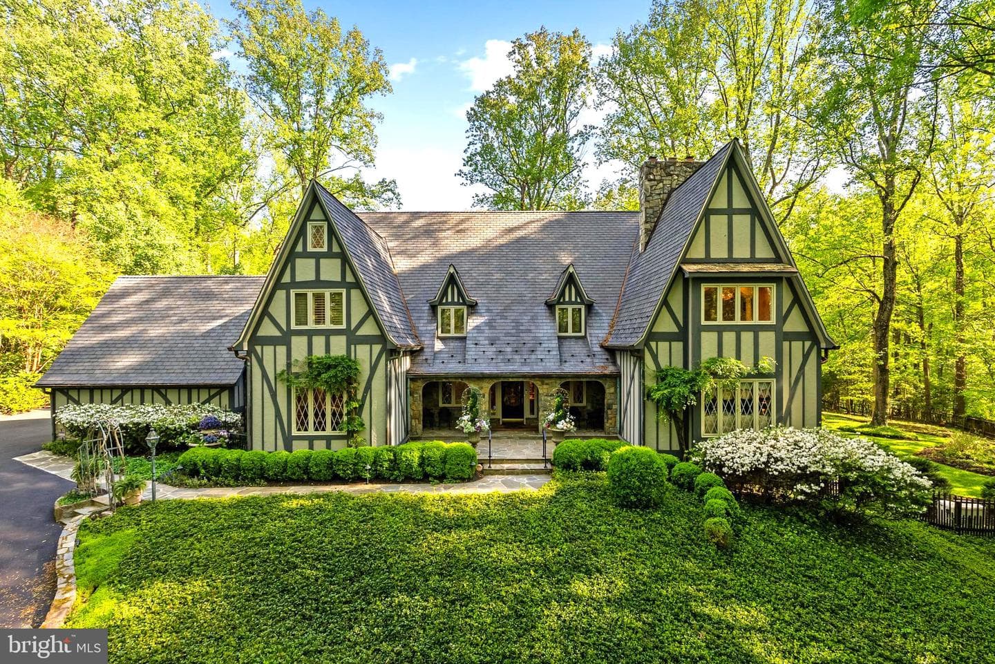 10205 Cedar Pond Drive, Vienna