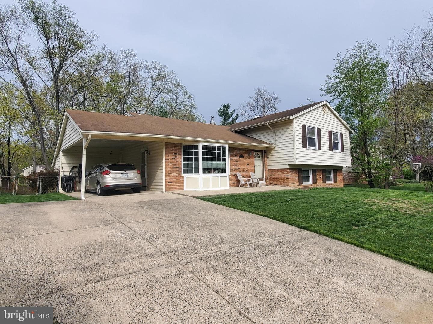 2402 Parkers Lane photo 1