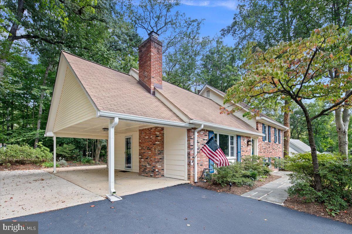 5025 Kingston Drive photo 3