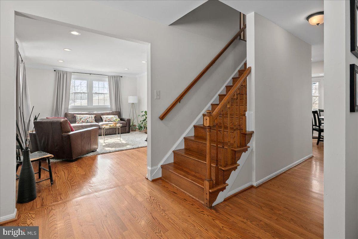 5262 Pumphrey Drive photo 3
