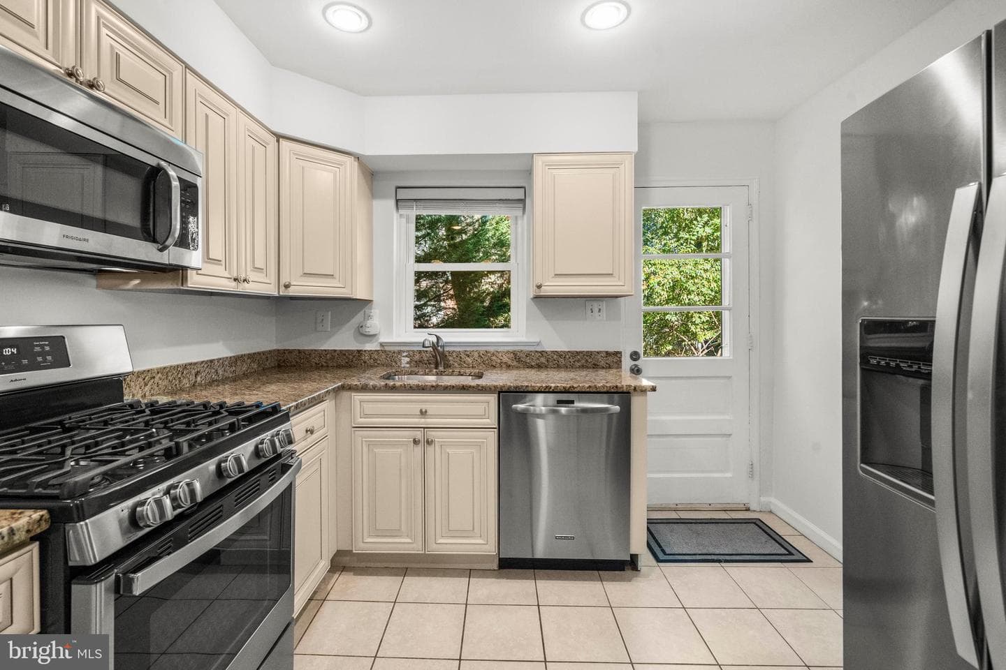 1015 Kennedy Street photo 11