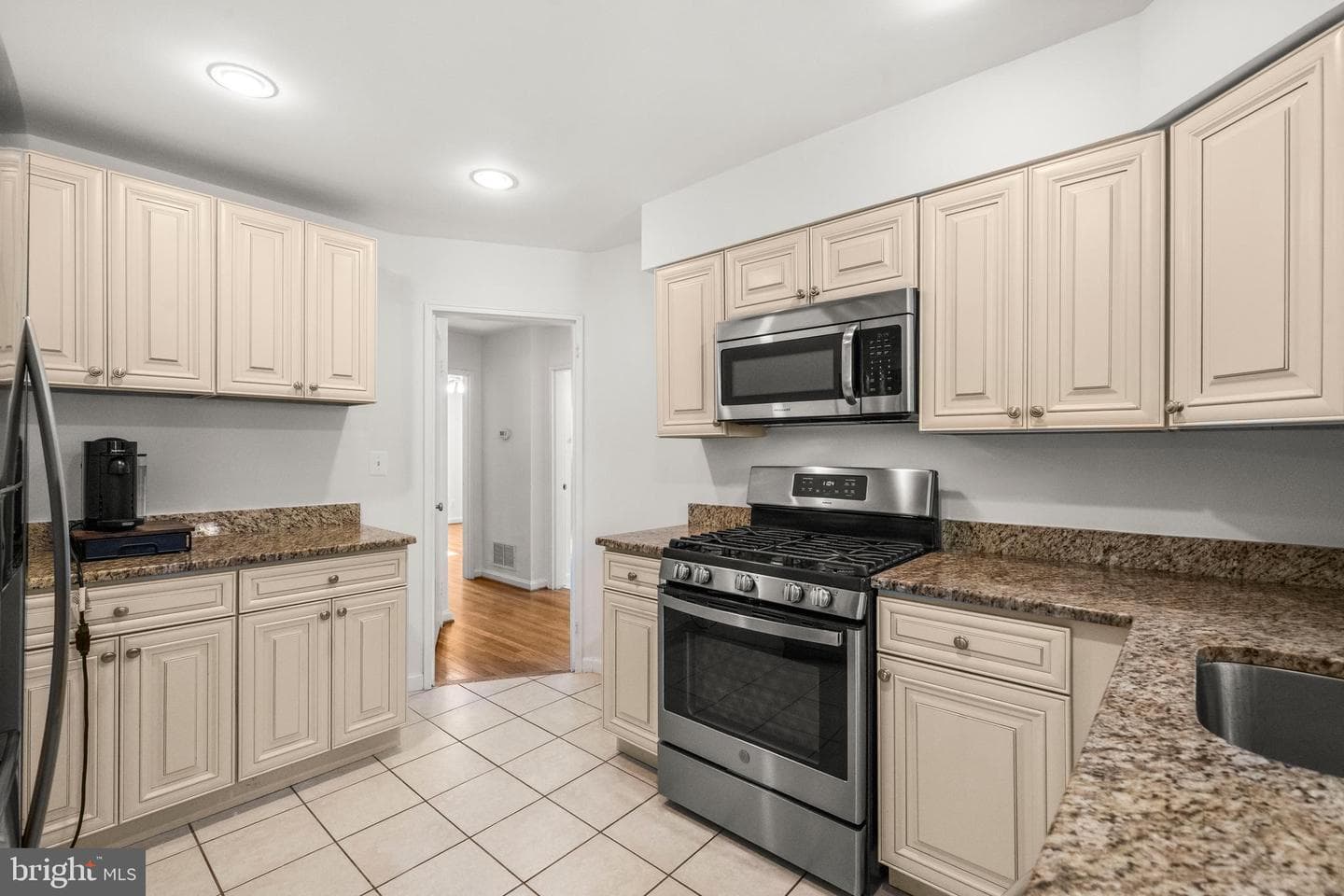 1015 Kennedy Street photo 9