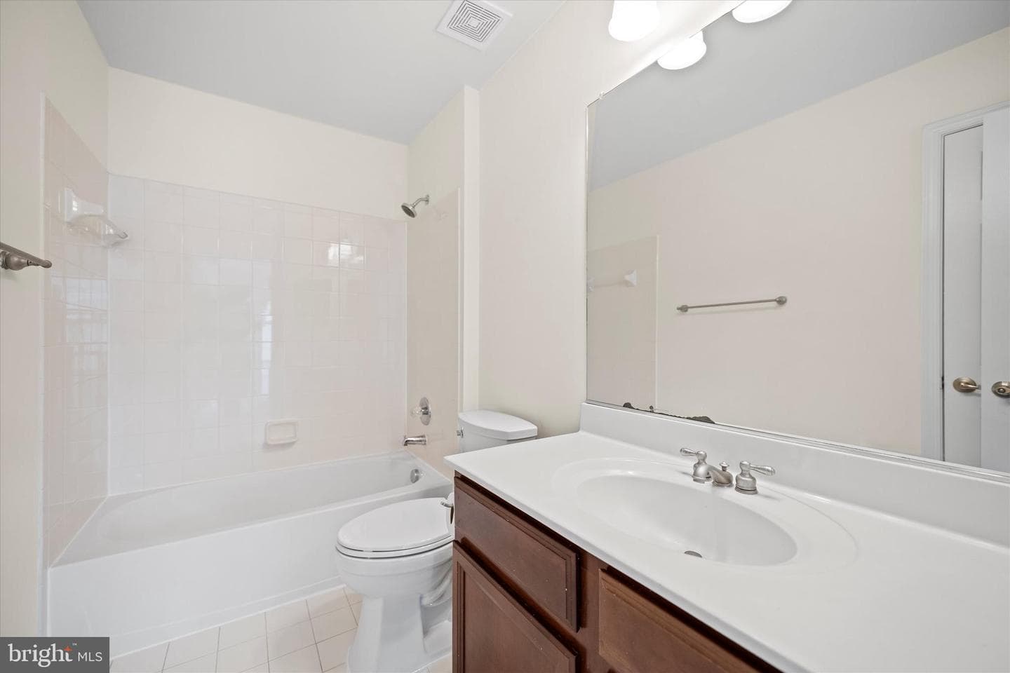 5653 Faircloth Court photo 17