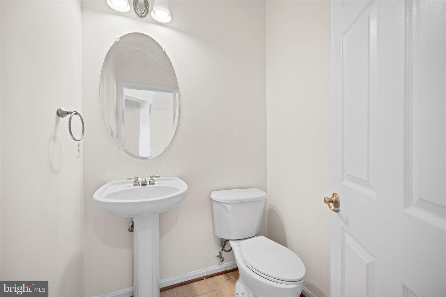 5653 Faircloth Court photo 7