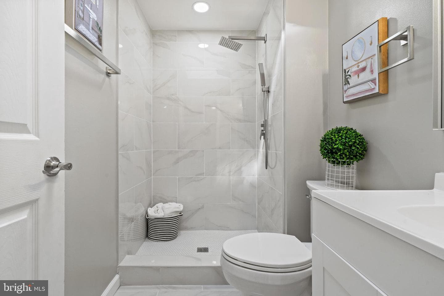 6122 Mantle Road photo 22