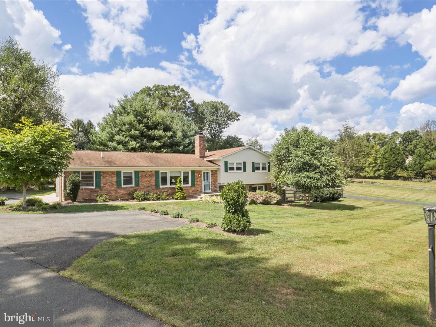 2736 Calkins Road photo 2