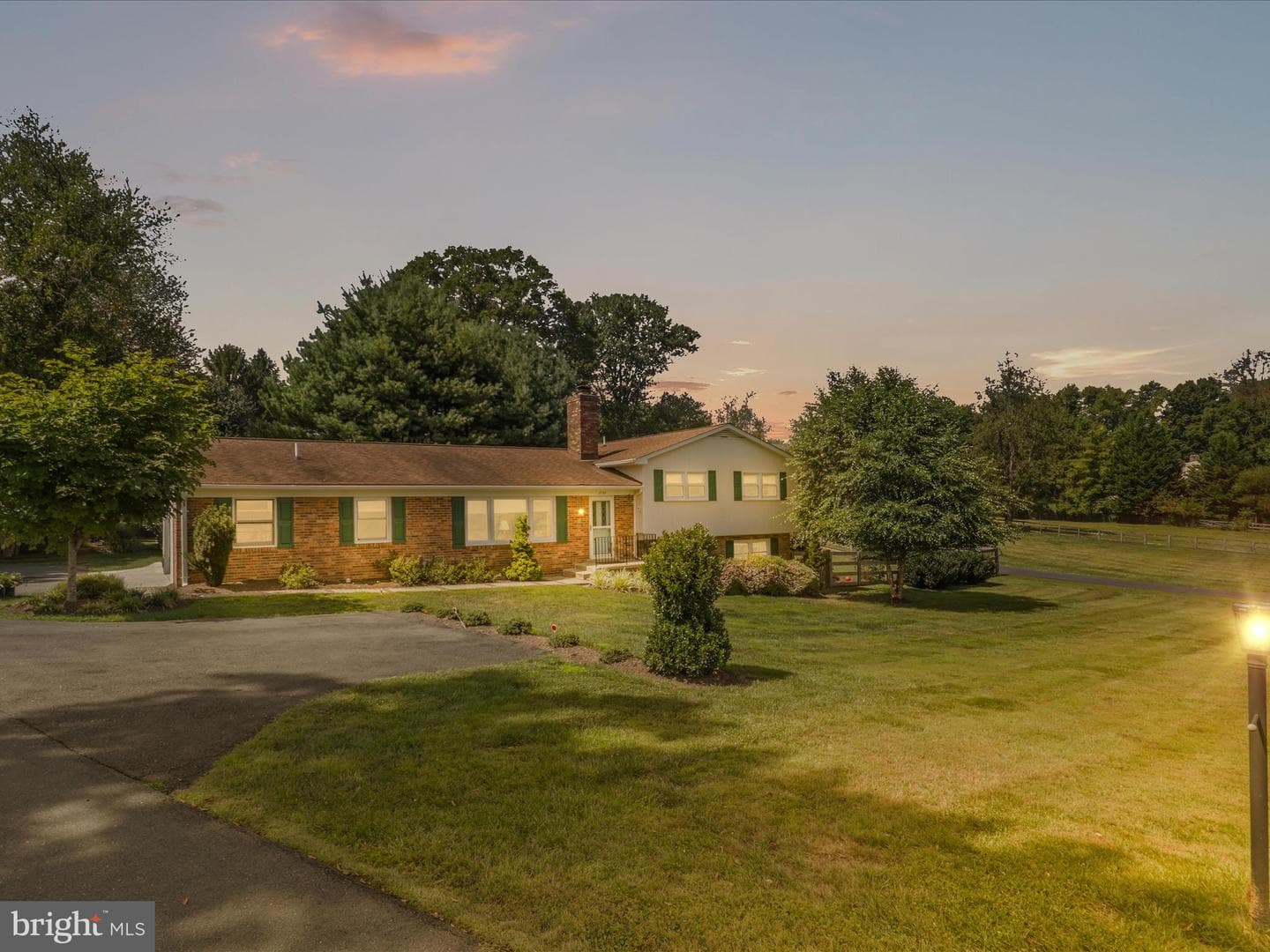 2736 Calkins Road photo 7
