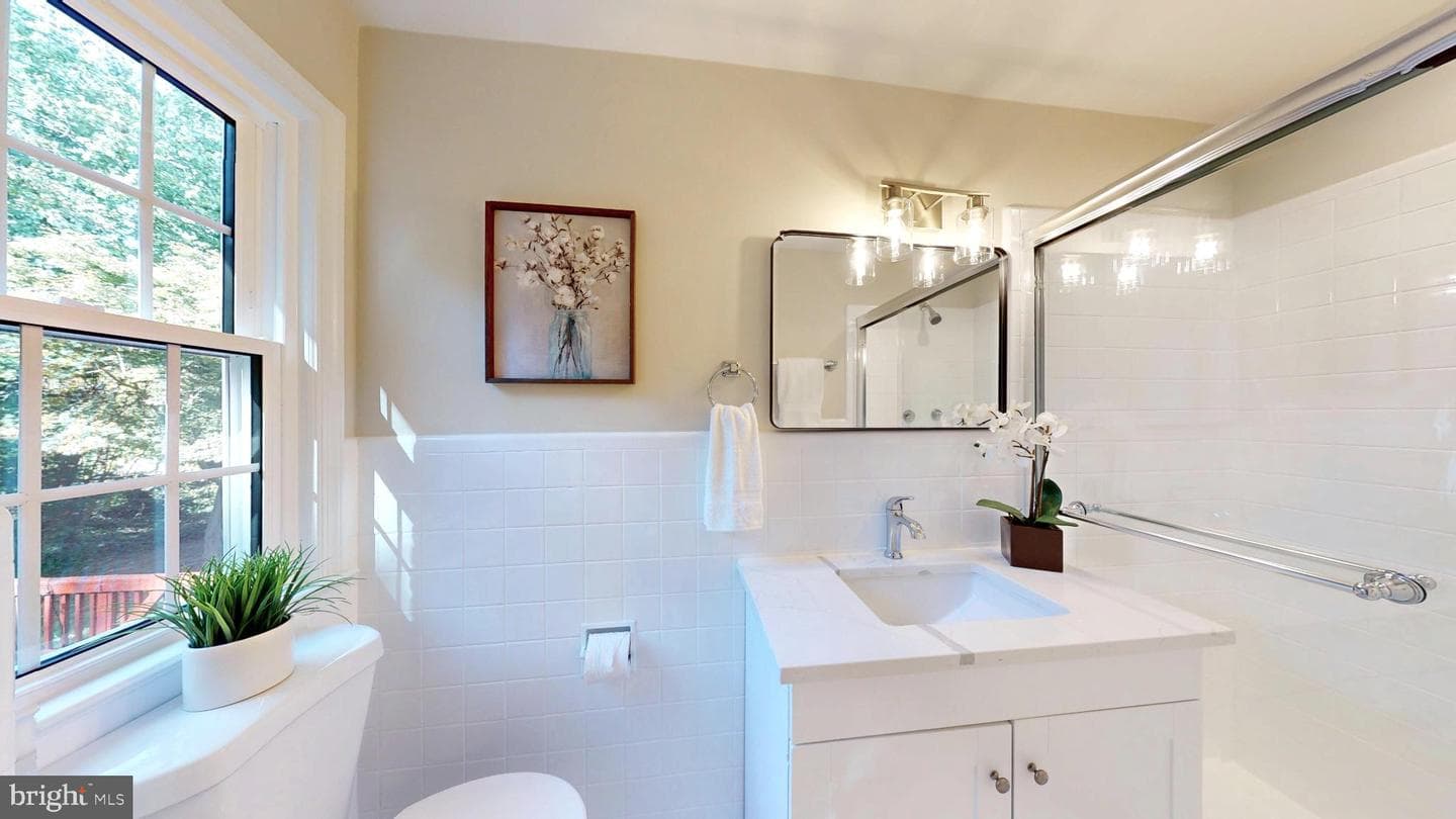 7204 Regent Drive photo 31