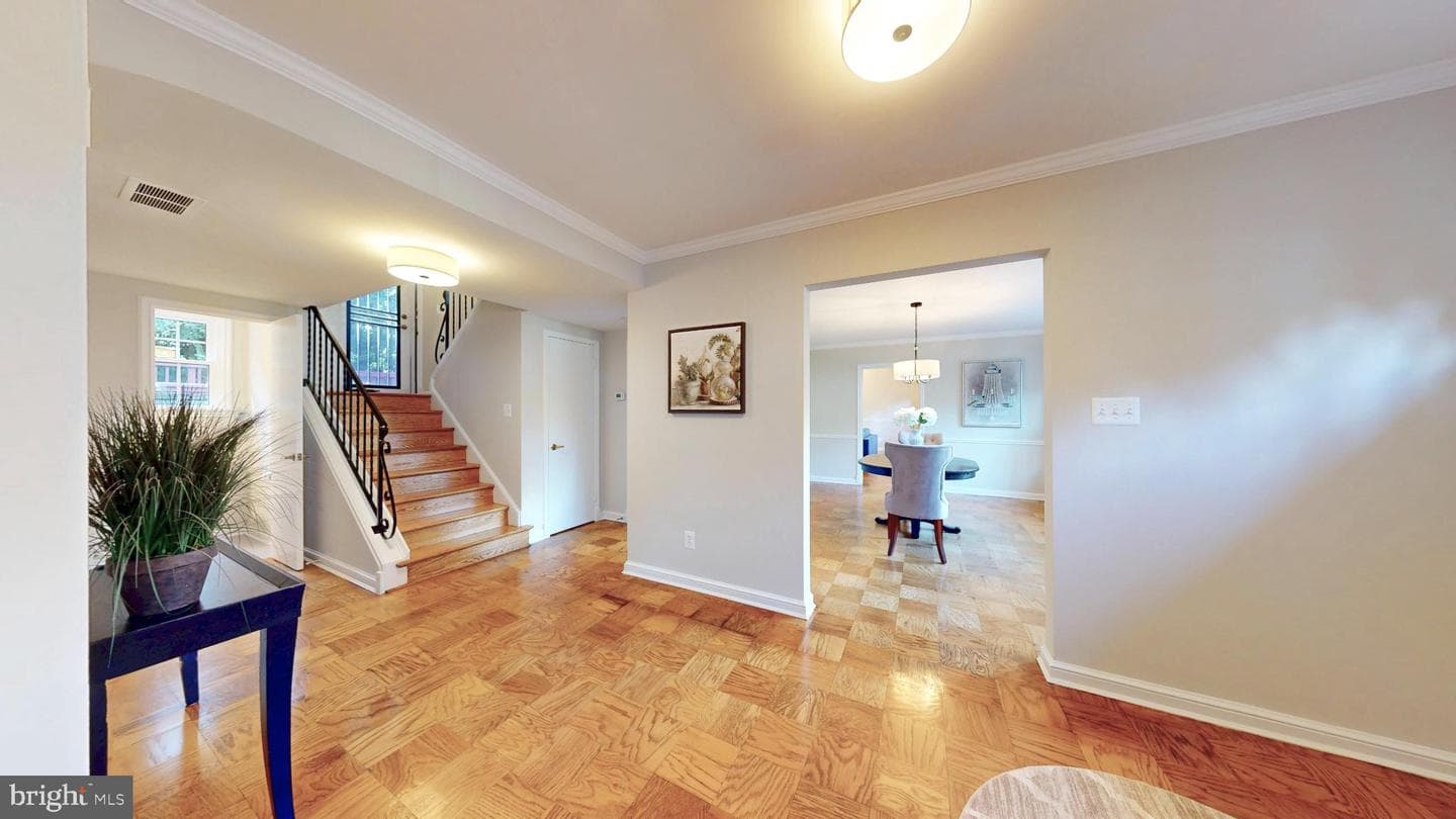 7204 Regent Drive photo 9