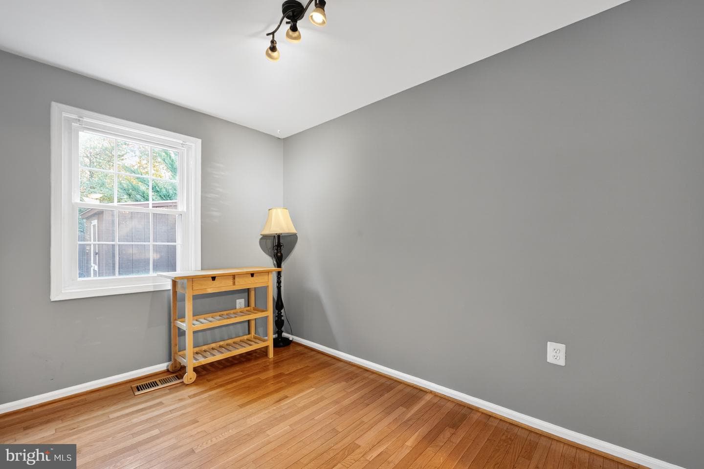 9909 Lakepointe Drive photo 16