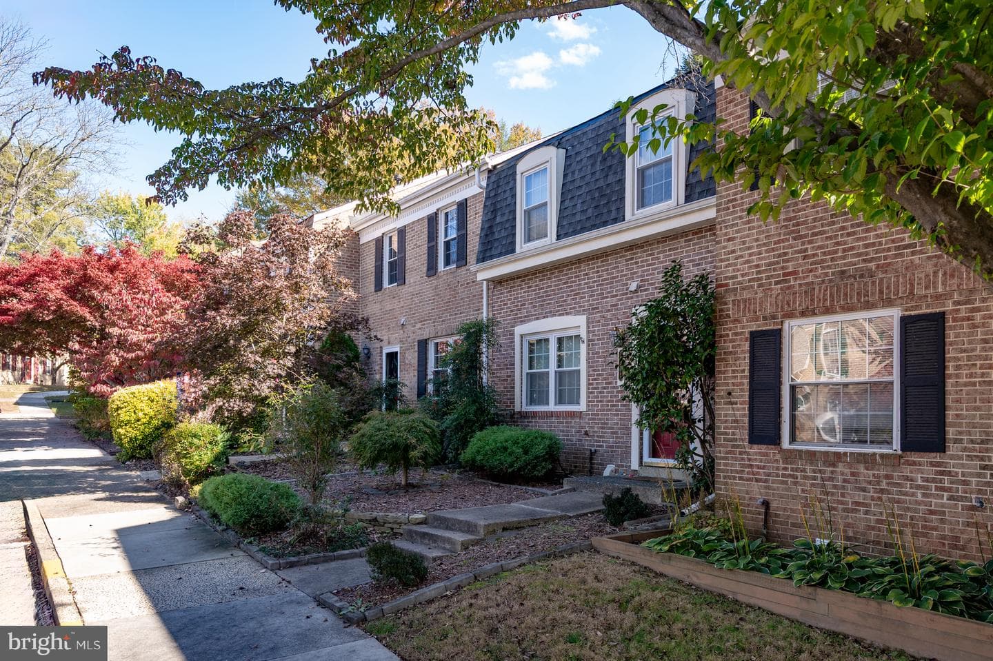 9909 Lakepointe Drive photo 4