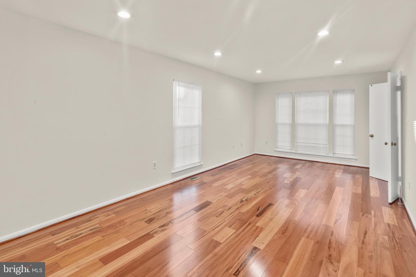 4528 Waverly Crossing Lane photo 18