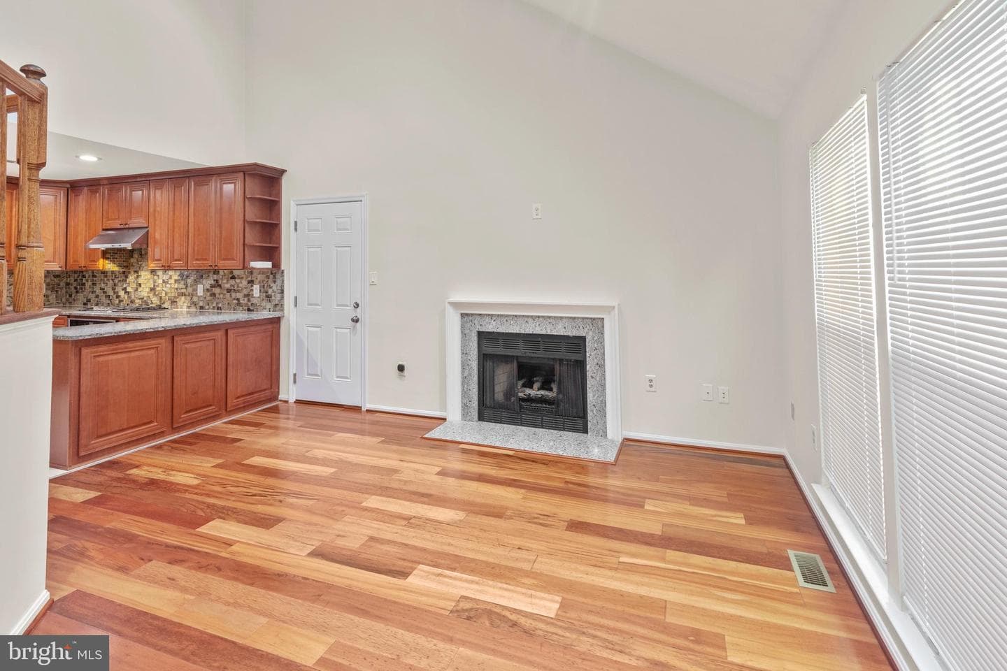 4528 Waverly Crossing Lane photo 6