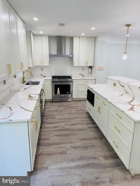 8212 La Faye Court photo 4