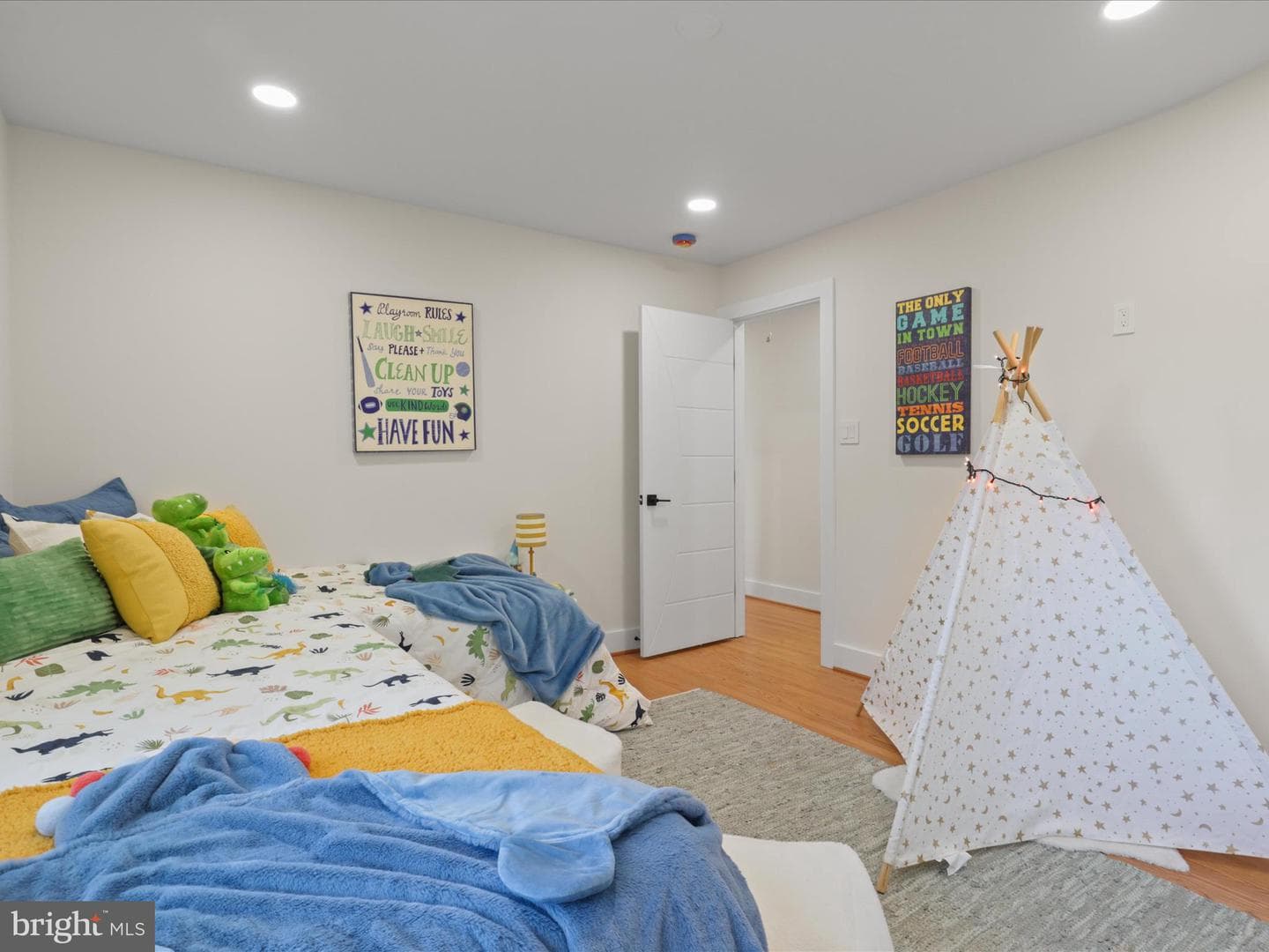 8355 Alvord Street photo 32