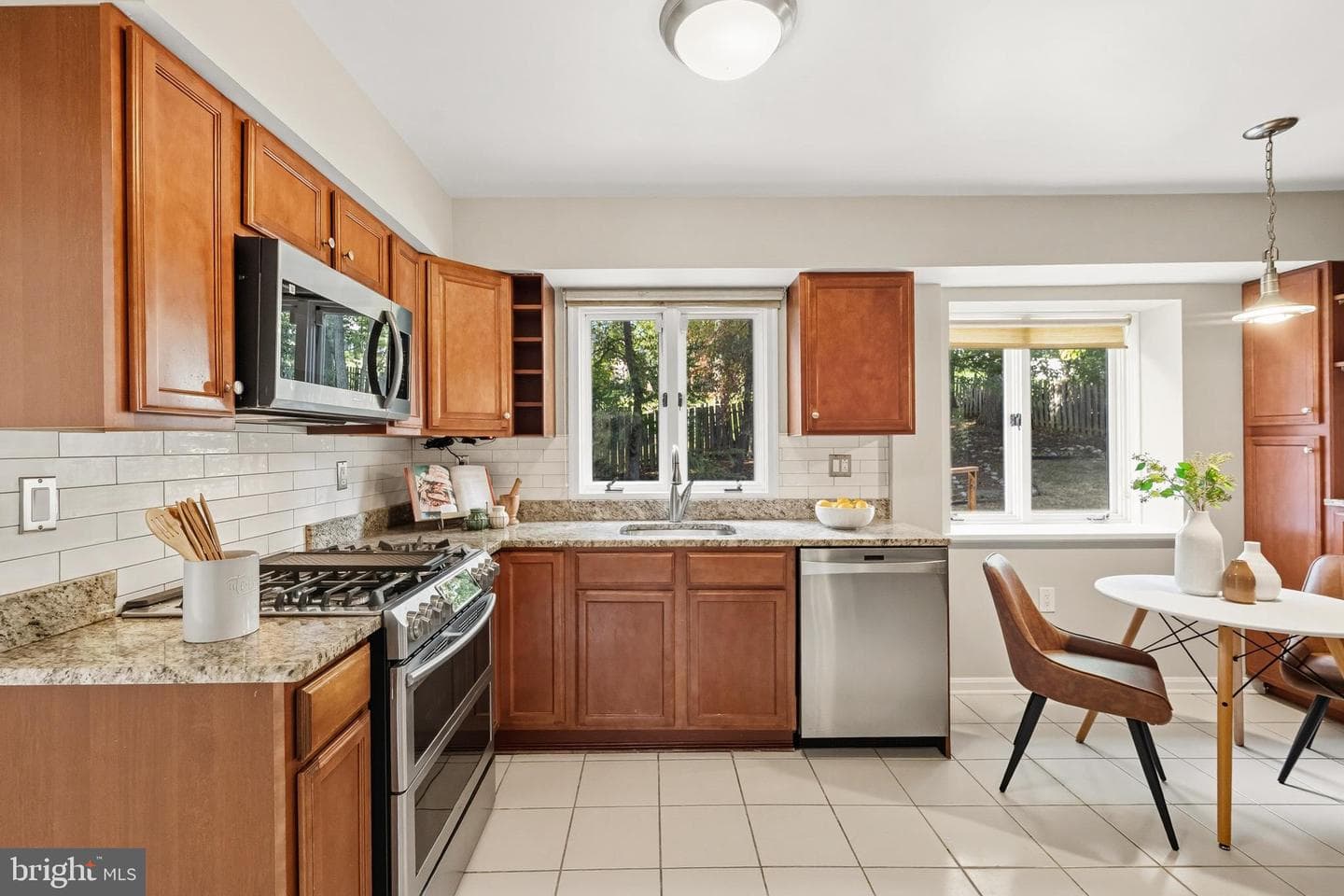 2352 Cedar Lane photo 11