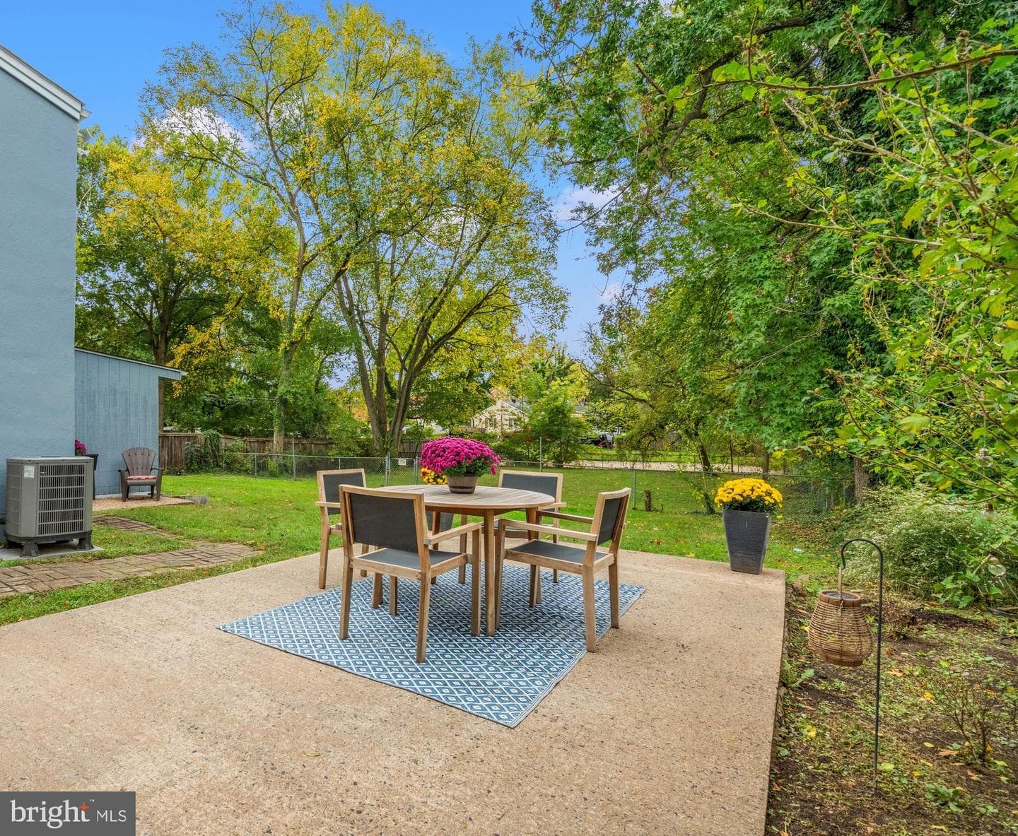 5005 Rosemont Avenue photo 40