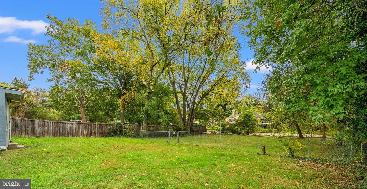 5005 Rosemont Avenue photo 42