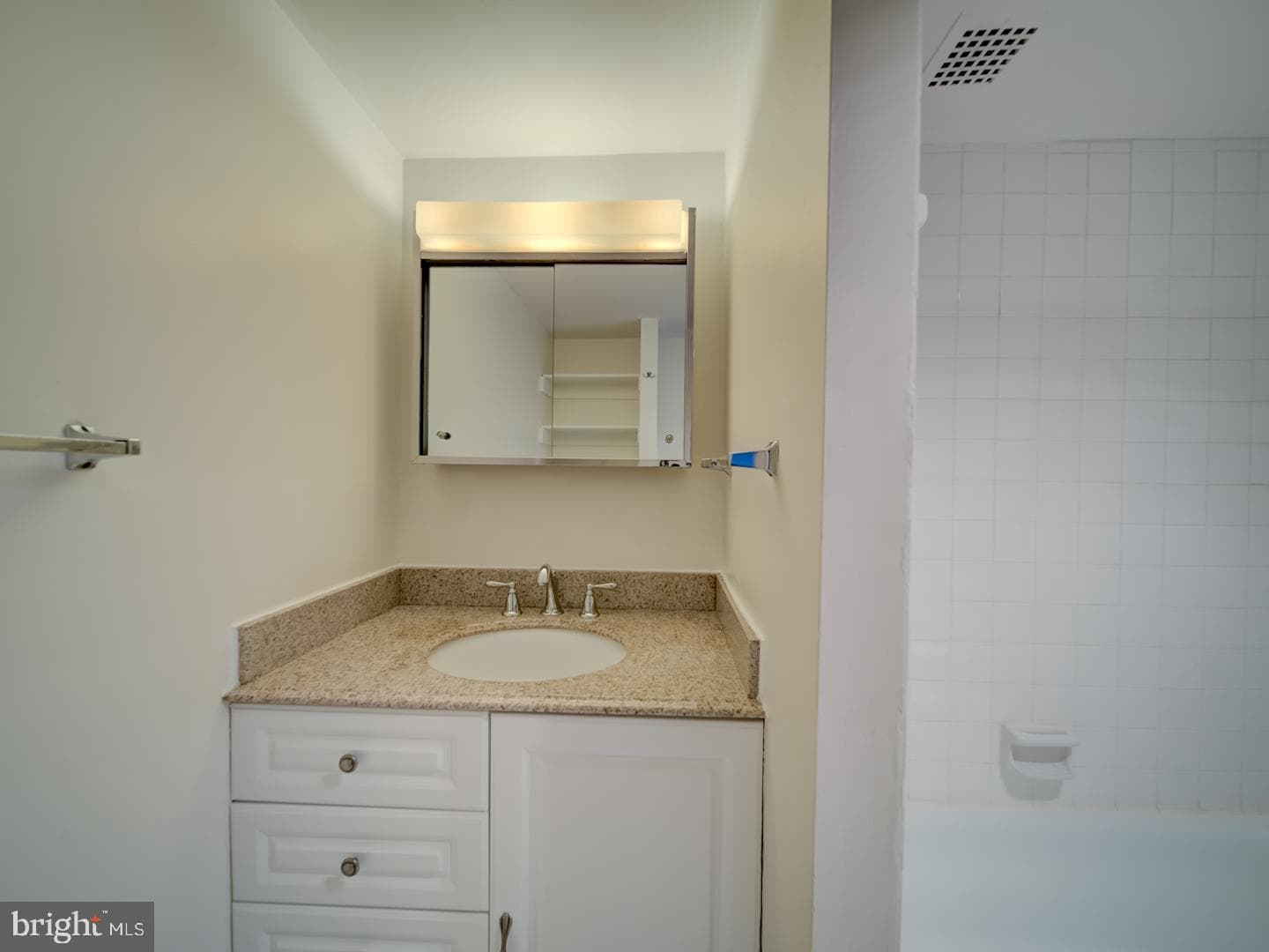 2059 Huntington Ave # 300 photo 16