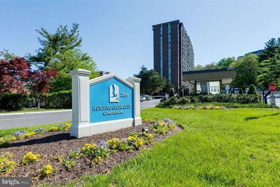 2059 Huntington Ave # 300, Alexandria