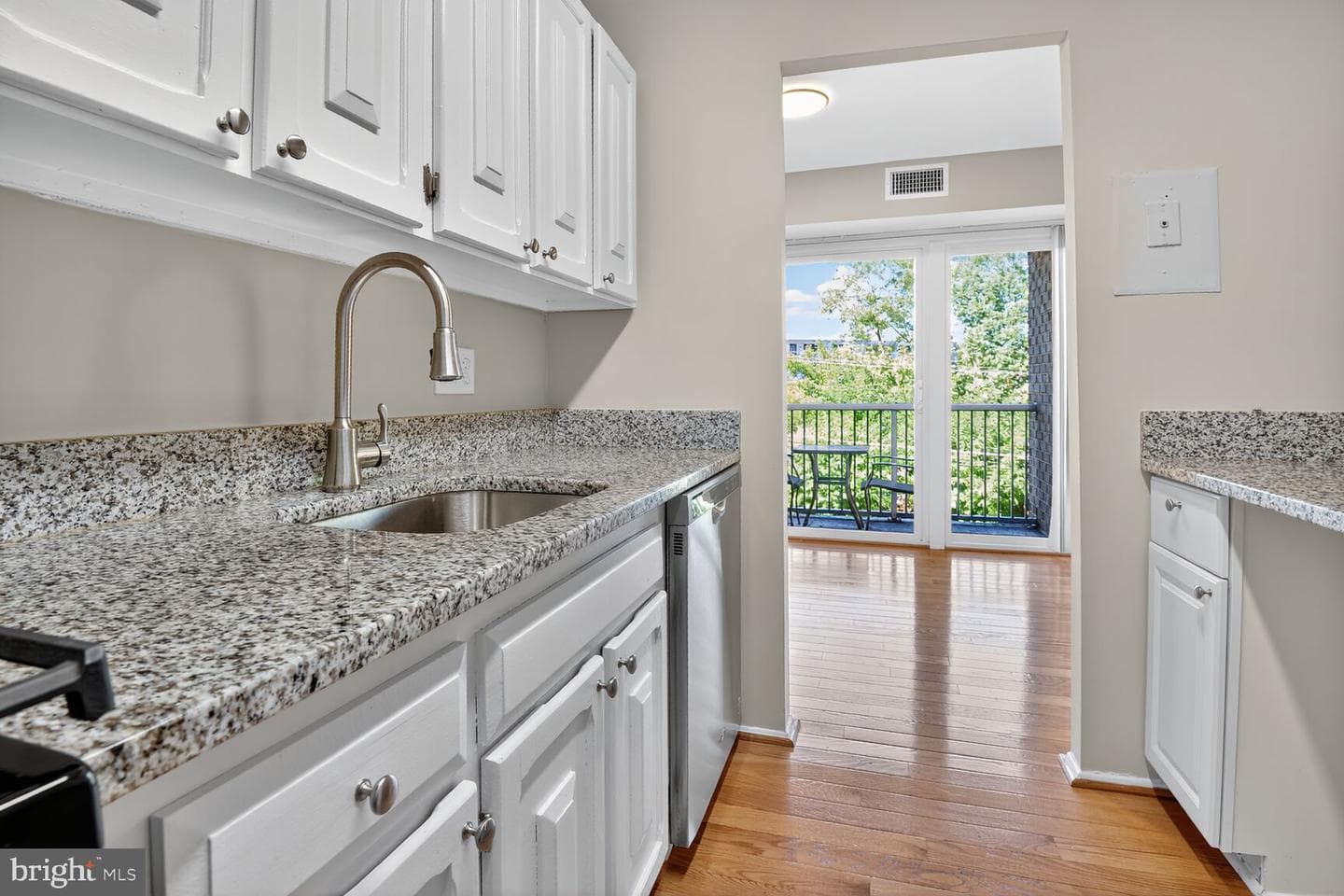 2907 Charing Cross Road #14 photo 10