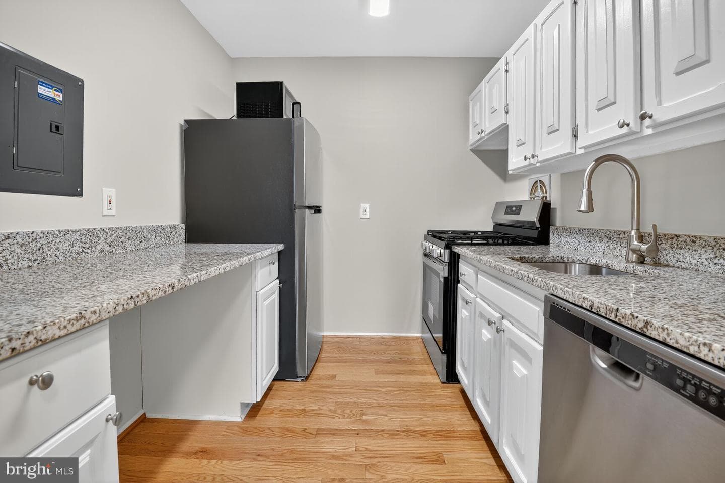 2907 Charing Cross Road #14 photo 9