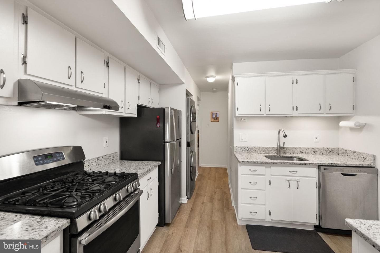 2042 Royal Fern Court #1b photo 6