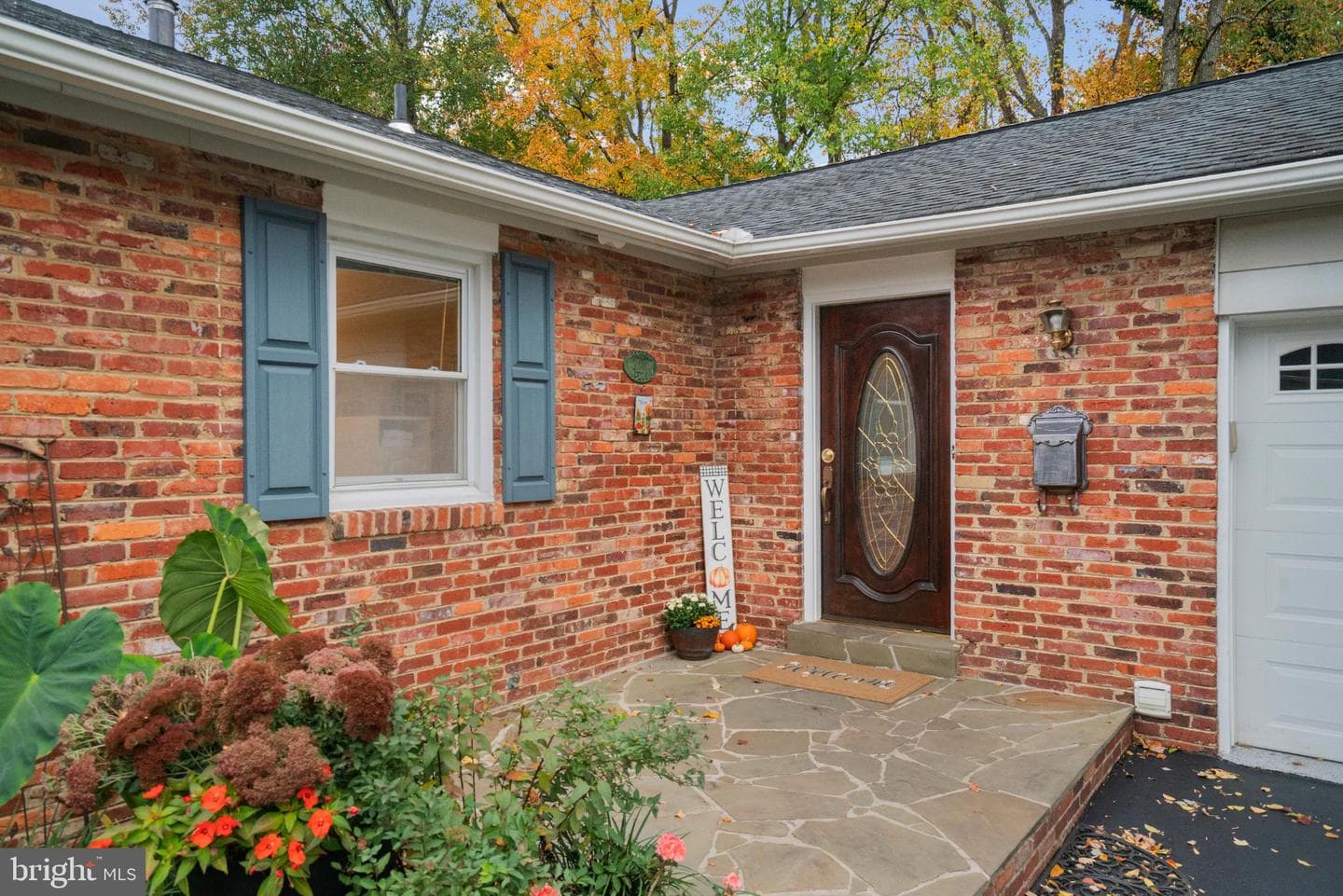4217 N Valiant Court photo 3