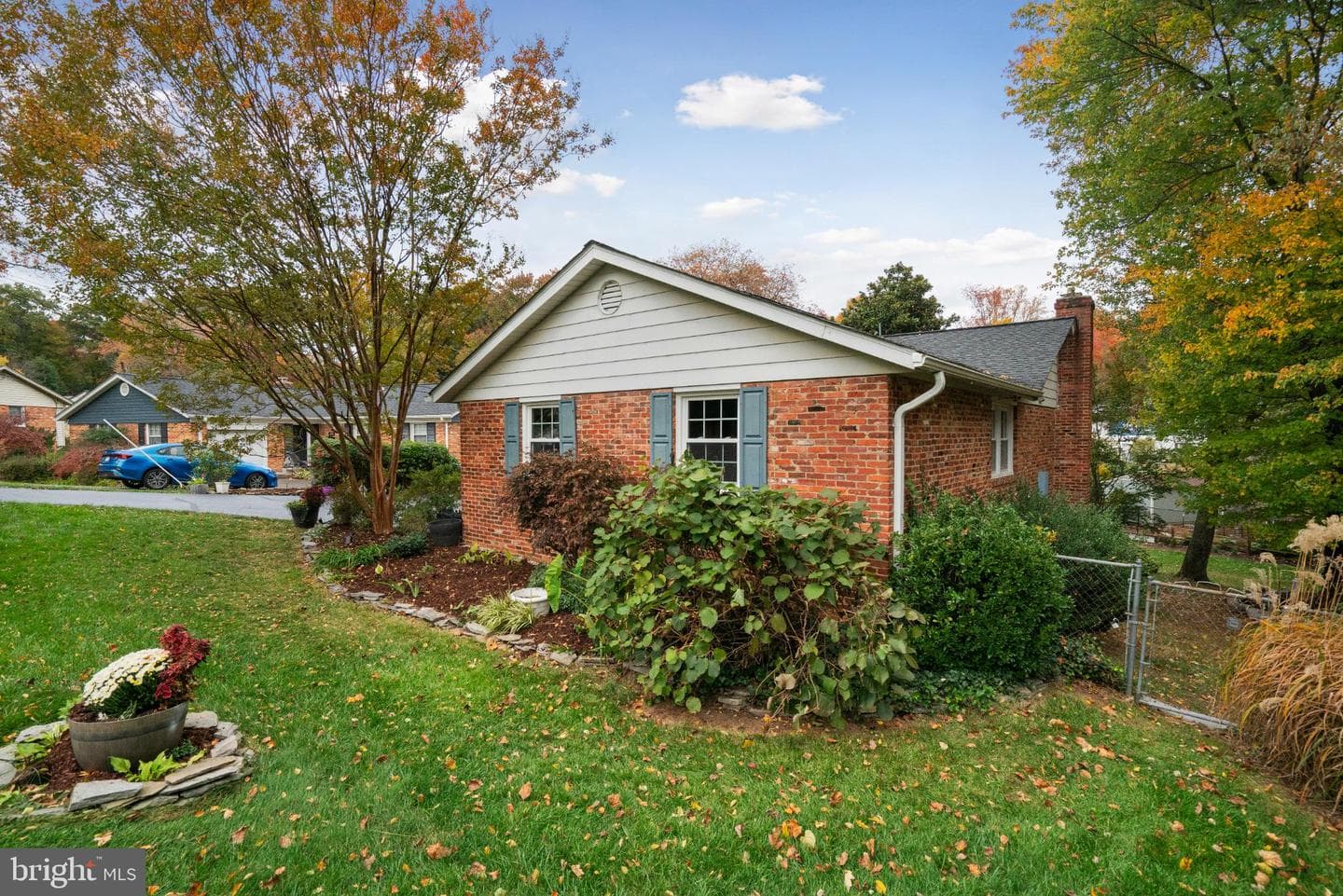 4217 N Valiant Court photo 4