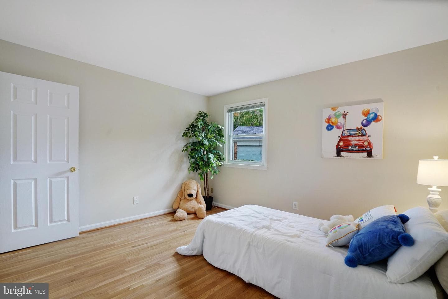 4217 N Valiant Court photo 40