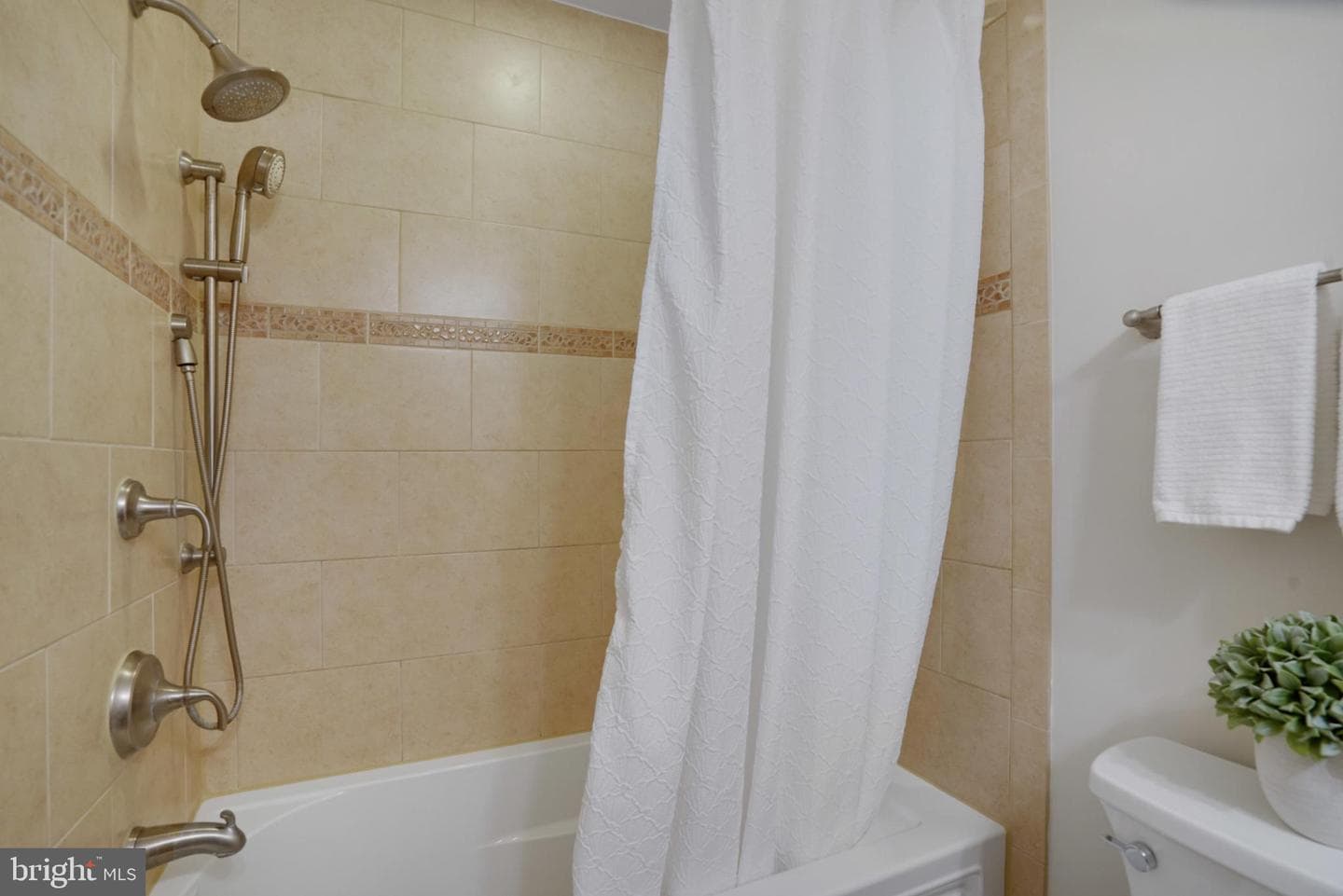 4217 N Valiant Court photo 44