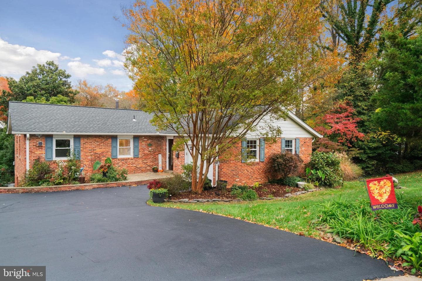 4217 N Valiant Court photo 5