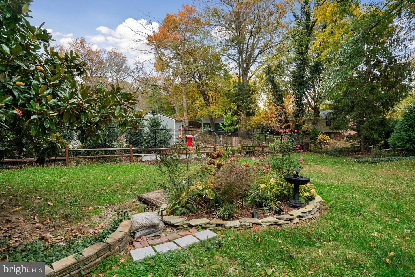 4217 N Valiant Court photo 74