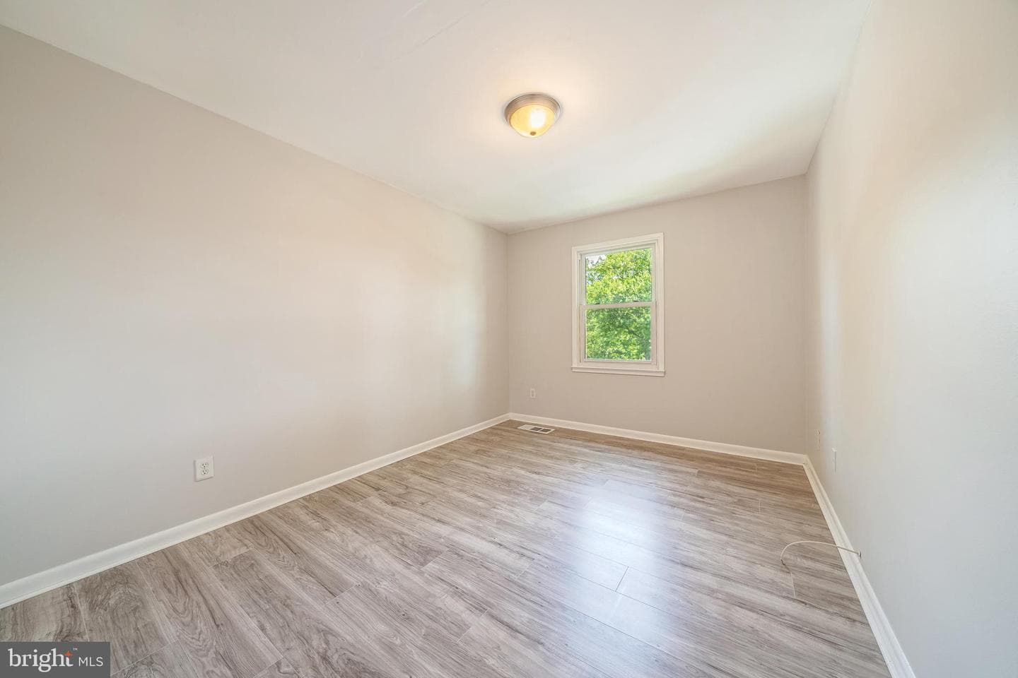 8322 Highcliffe Court photo 24