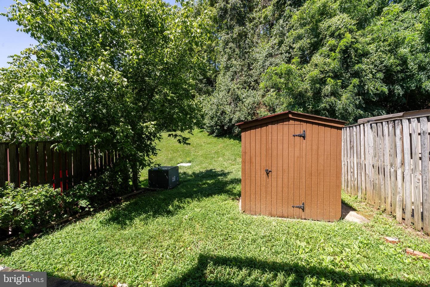 8322 Highcliffe Court photo 40