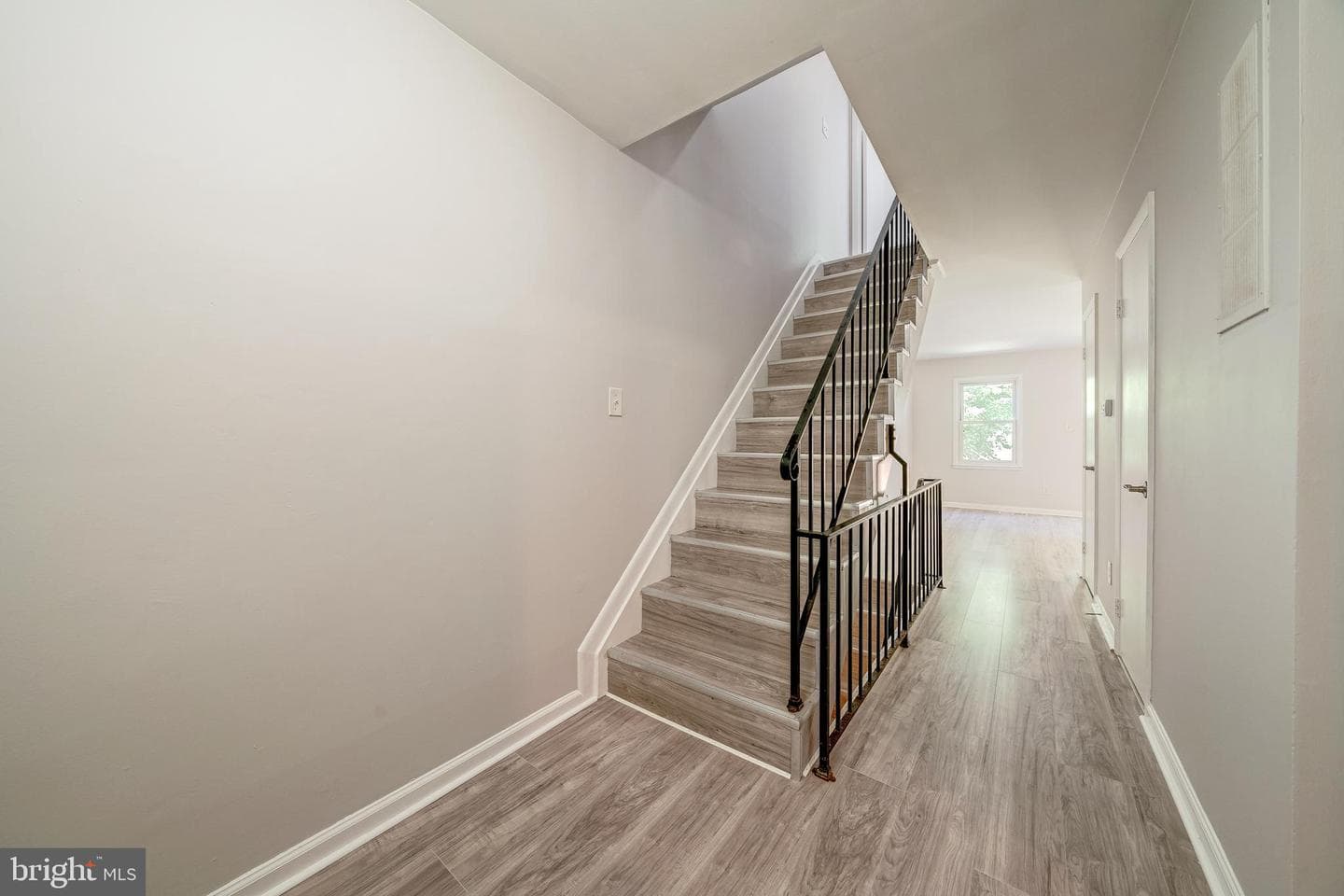 8322 Highcliffe Court photo 5
