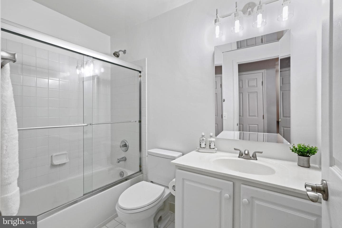 7725 Heritage Woods Way photo 17