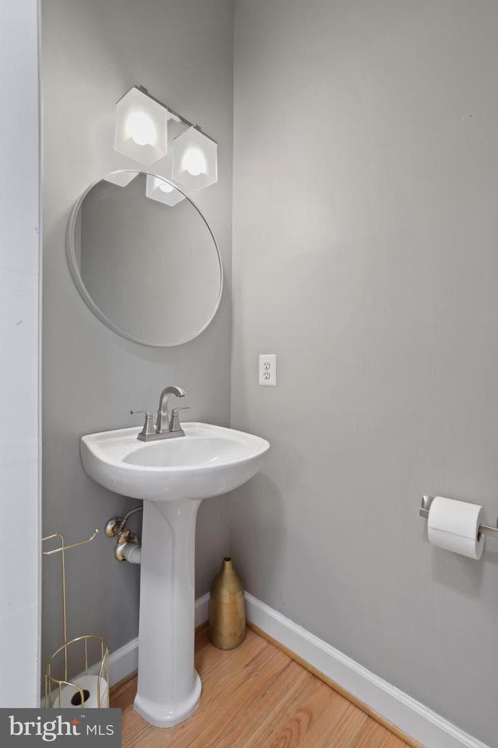 7725 Heritage Woods Way photo 20